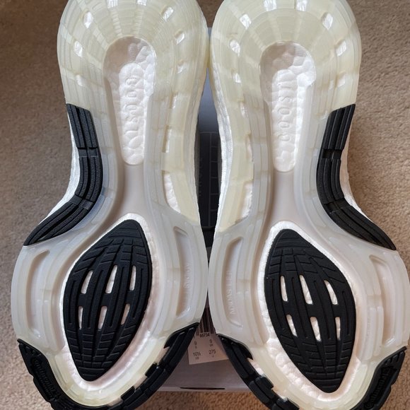 Adidas Ultraboost 22 Womens Size 10.5 in Grey New in Box - Picture 6 of 6